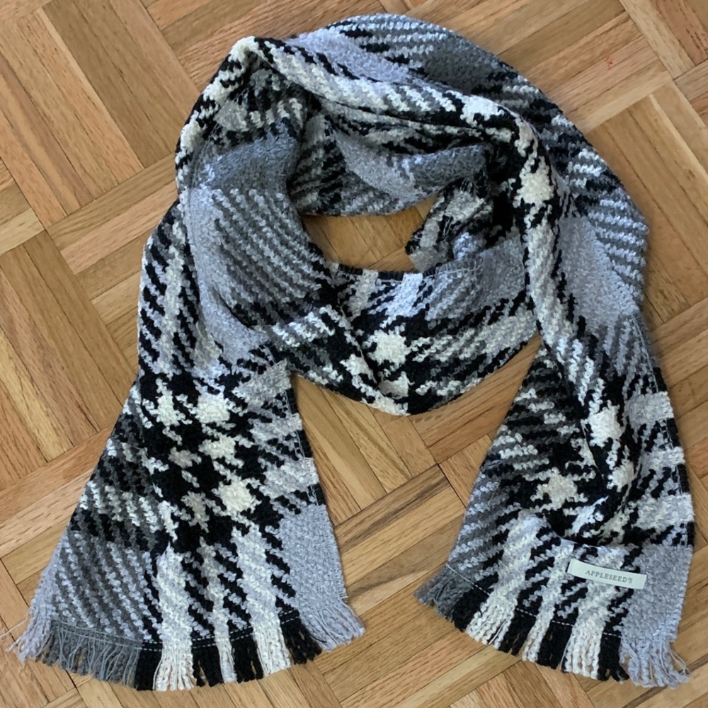 Appleseed's 42” VINTAGE Plaid Scarf - Made in Germany - LIKE NEW!